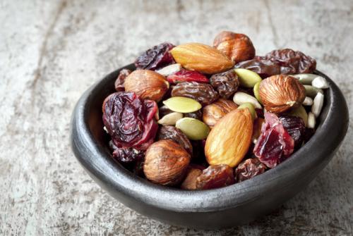 Что лучше есть на перекус. 2. Микст орехов, семечек и сухофруктов