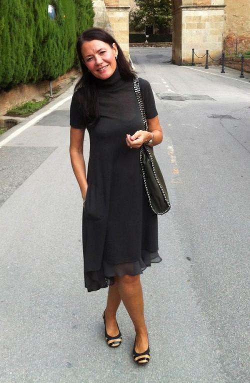 Деловые платья для женщин 50 лет. Модные оттенки