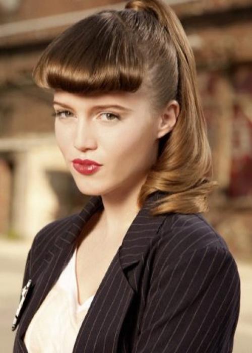 Челка прямая густая. Особенности 01