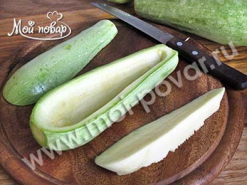 Лодочки из кабачков с курицей и рисом. Приготовление лодочек из кабачков, фаршированных курицей и овощами.