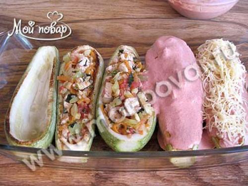 Лодочки из кабачков с курицей и рисом. Приготовление лодочек из кабачков, фаршированных курицей и овощами.