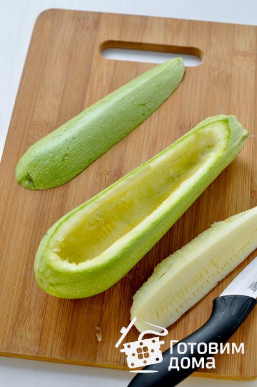 Лодочки из кабачков с курицей в духовке рецепт. Кабачки, фаршированные курицей