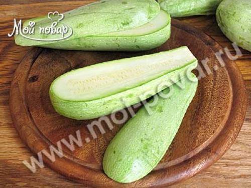 Лодочки из кабачков с курицей и рисом. Приготовление лодочек из кабачков, фаршированных курицей и овощами.