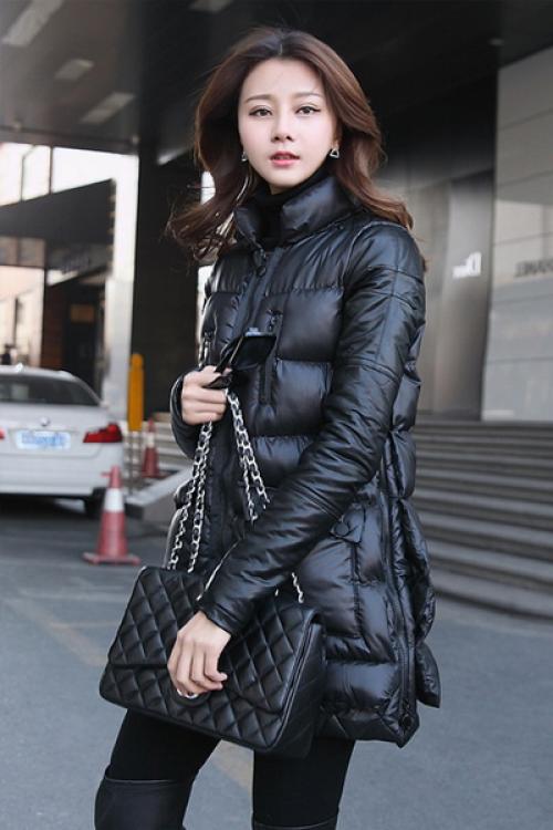 С чем носить черную куртку на синтепоне. Женские куртки на синтепоне: актуальные фасоны, расцветки, модные бренды