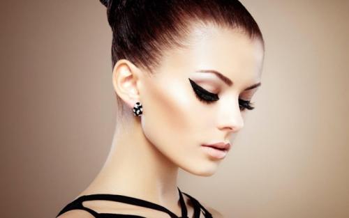 Изменить форму глаз с помощью макияжа. Как изменить форму глаз с помощью макияжа за 1 минуту 21