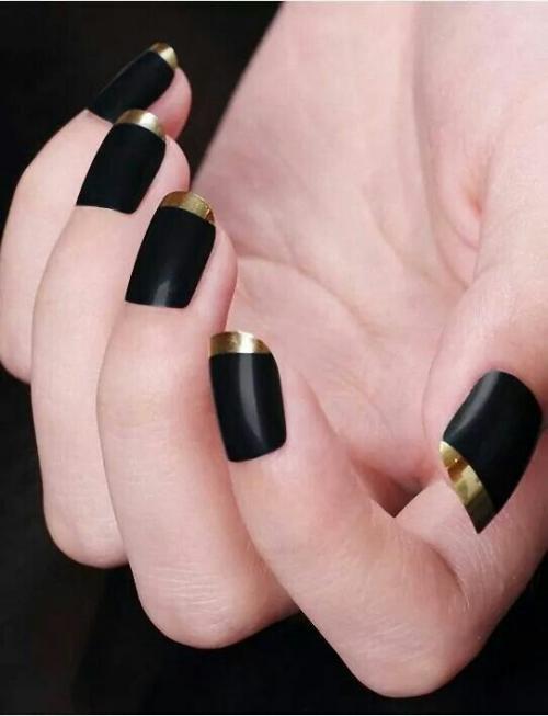 Черный маникюр с золотом. Черно-золотой маникюр: фото самых лучших идей