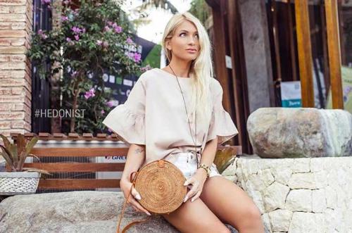 Бежевая рубашка женская. Бежевая блузка или рубашка: как носить, чтобы выглядеть на миллион