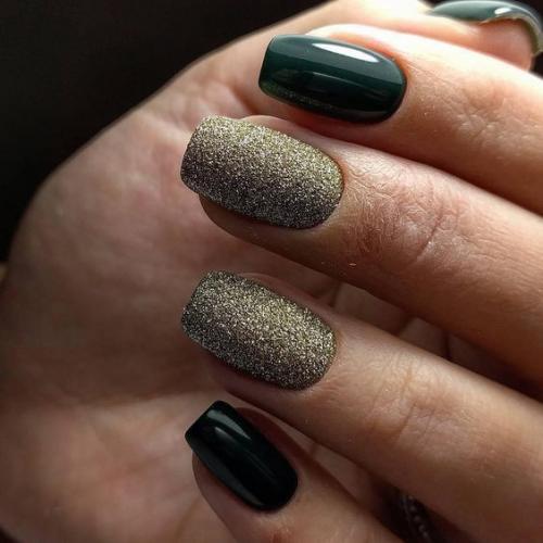 Черный маникюр с золотом. Черно-золотой маникюр: фото самых лучших идей