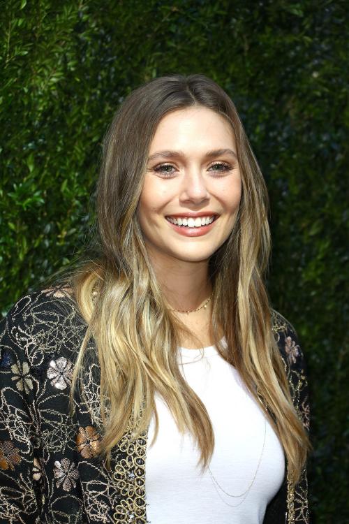 Окрашивание волос темные корни светлые концы на средние волосы. Знаменитости со светлыми волосами и темными корнями