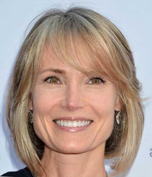 Стрижки на кудрявые волосы женщинам з. Короткие и средние стрижки женщинам за 50 лет, которые молодят