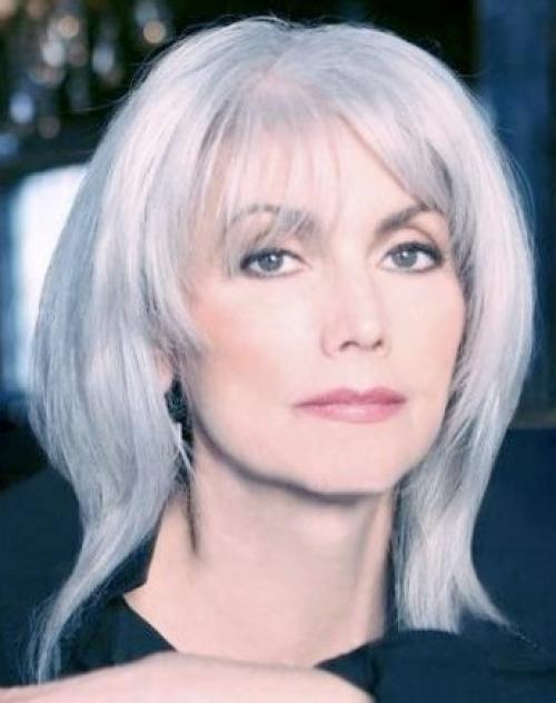 Стрижки на кудрявые волосы женщинам з. Короткие и средние стрижки женщинам за 50 лет, которые молодят