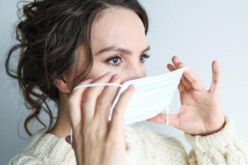 Как правильно одевать маску медицинскую, какой стороной. Как правильно носить медицинскую маску