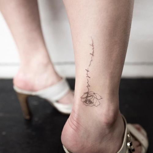 Тату на ноге на щиколотке для девушек. Почему тату на голеностопе так популярны и больно ли набивать там рисунок?