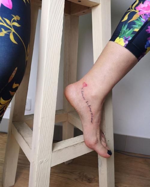 Тату на ноге на ляшке. Тату на ноге: значение