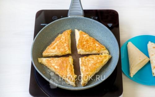 Начинки для лавашей тонких с сыром и колбасой. Жареный лаваш с колбасой и сыром