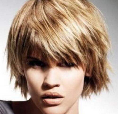 Стрижки многослойные на короткие волосы вид сзади. Каскад на короткие женские волосы