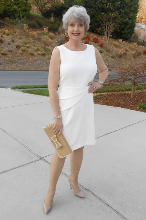 Вечерние платья для женщин 60 лет. Какие фасоны платьев выбирать в 60 лет