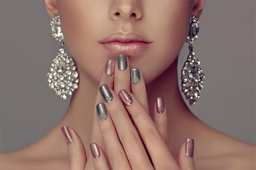 Зеркальный маникюр 2020. Маникюр 2020: модные зеркальные ногти