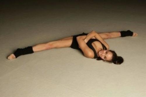 Как сесть на шпагат за 10 минут если не умеешь. Учимся садиться на шпагат