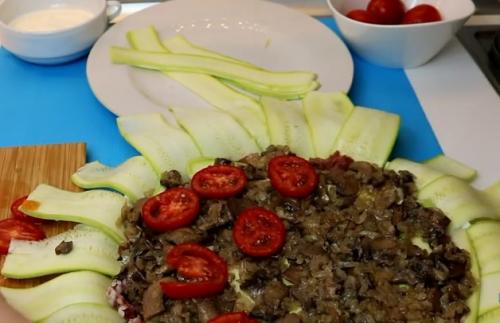 Торт из кабачков вкуснейший кабачковый торт.   Торт из кабачков с фаршем и грибами