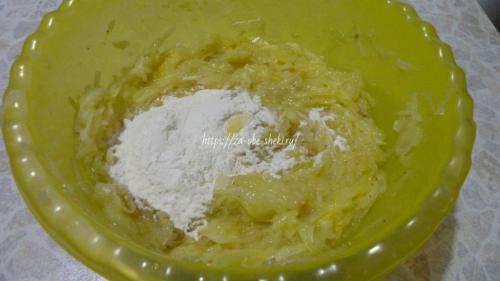 Торт из кабачковых блинчиков с морковью. Сочный кабачковый торт с морковью и луком