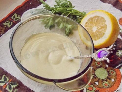 Заправка для салата вместо майонеза диетическая. Соус-заправка для салатов вместо майонеза.