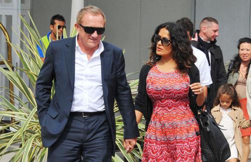 Звезды которым 45 лет. Звёзды, которые вышли замуж после 45 лет