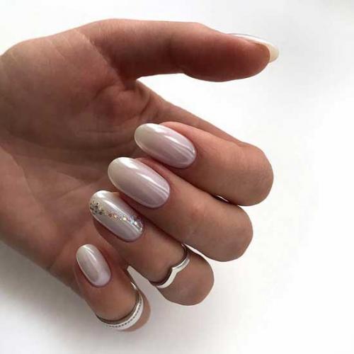 Маникюр с жемчужной втиркой 2019. Новинки маникюра с втиркой 2019-2020: топовые идеи на фото