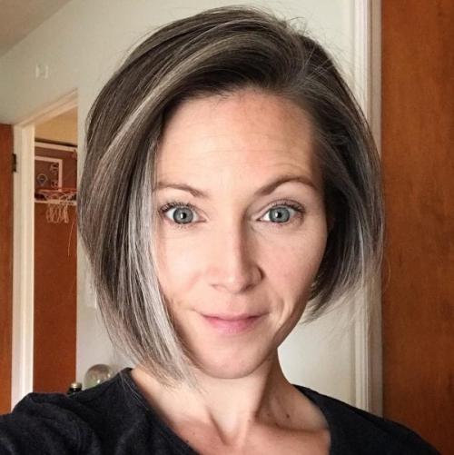 Боб на ножке с челкой. Боб-каре на ножке – кому идет