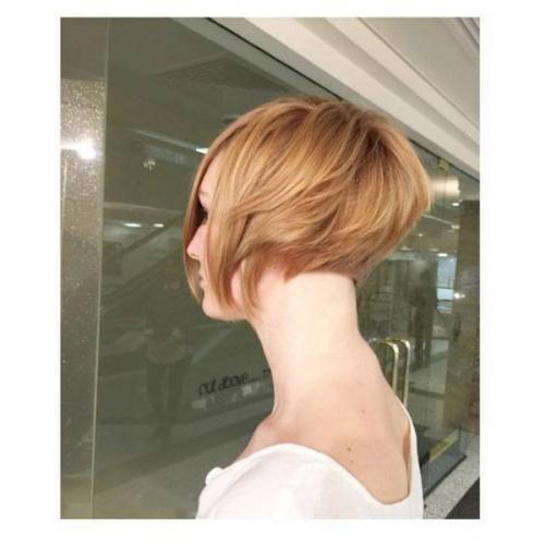 Боб на ножке с челкой. Боб-каре на ножке – кому идет