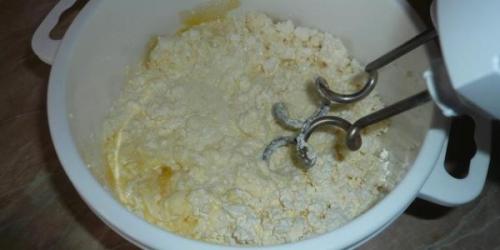 Творожная запеканка в микроволновке с конвекцией. Традиционный рецепт