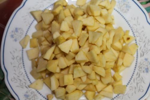 Яблочные оладьи с манкой. Яблочные оладьи на манке и кефире