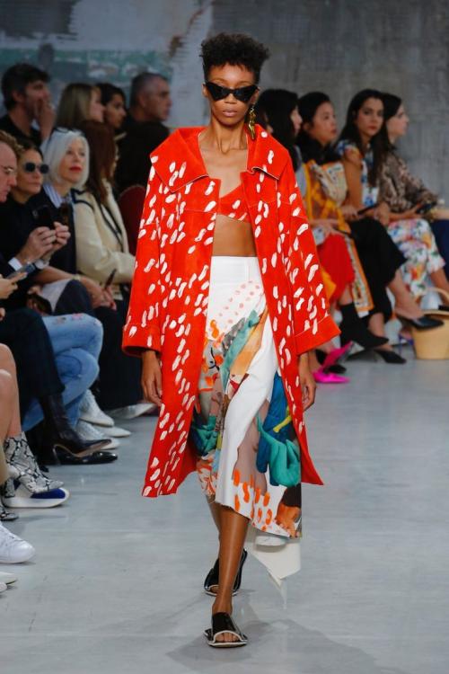 Солнцезащитные очки для треугольного лица. Модные треугольные очки