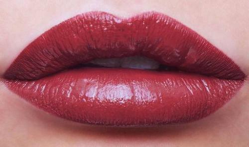 Бургундский цвет помады. Макияж с бордовой помадой: правила и советы