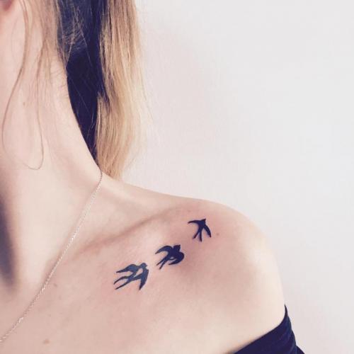 Тату на ключицах. Тату на ключице – значение