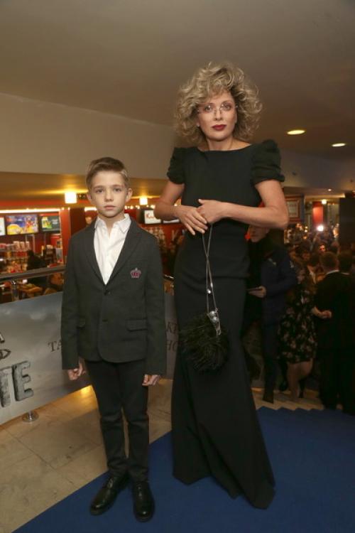 Ольга Дроздова родила второго сына. Ребенок звезд появился на свет в 2007 году. Супруги долго шли к мечте об общем малыше, а когда надежды почти не осталось, подумывали об усыновлении. В том, что им не удавалось стать родителями, Ольга Дроздова всегда винила себя.