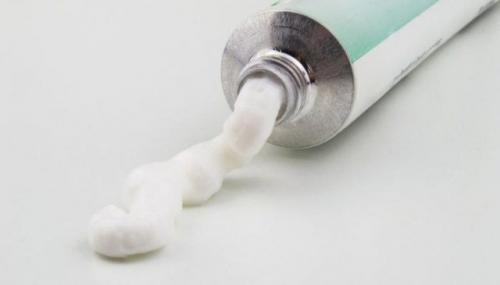 Сохнут и трескаются губы причина у мужчин. Почему сильно трескаются губы? Причины и лечение распространенной проблемы