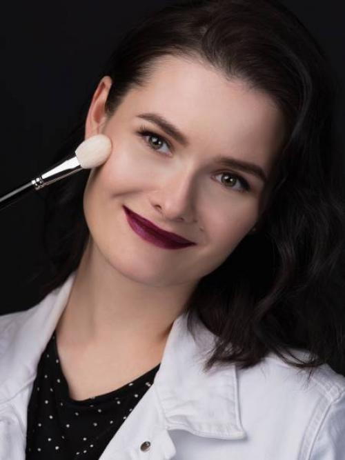 Хайлайтер на лице. Как наносить хайлайтер на лицо?