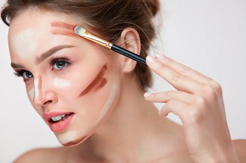 Как правильно наносить блестящий хайлайтер. Как пользоваться хайлайтером для лица - пошаговая инструкция