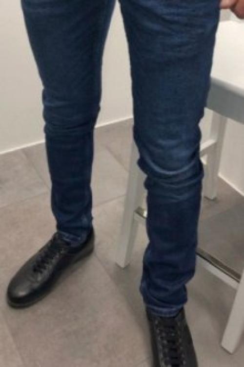 Обувь под рваные джинсы мужские. Обувь под мужские джинсы, учитывая фасон