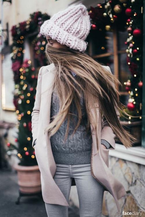 Как стильно носить шарф и шапка зима. Немного дерзости: 8 идей, как стильно носить шапку этой зимой