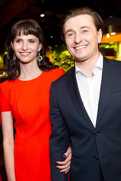 Евгений Миронов слухи. Слухи про Евгения Миронова 
и фото Сергея Безрукова и его Анны