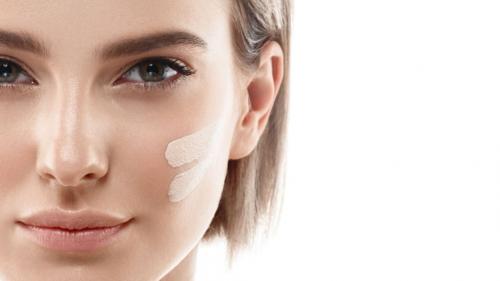 Что наносить на лицо перед тональным кремом. Что наносят на лицо перед тональным кремом