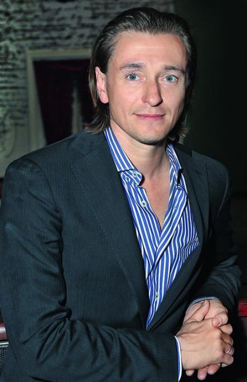 Евгений Миронов слухи. Слухи про Евгения Миронова 
и фото Сергея Безрукова и его Анны