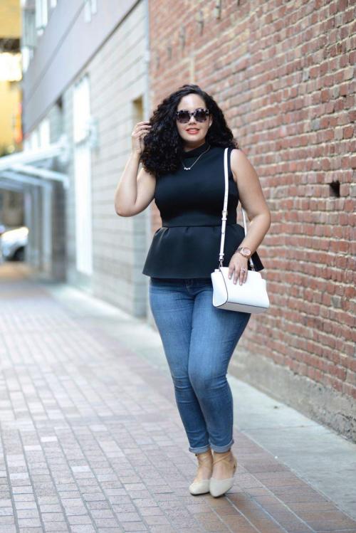 Джинсы которые стройнят фигуру. Какие джинсы стройнят полненьких: 6 главных хитростей