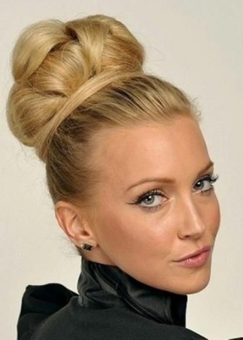 Как сделать прическу себе самой в домашних условиях. Прически самой себе —, как сделать самые модные и красивые прически своими руками (100 фото) 29