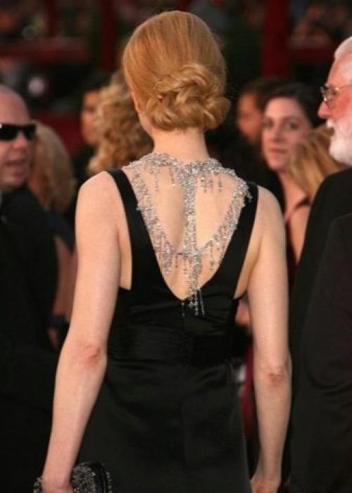 Как сделать прическу себе самой в домашних условиях. Прически самой себе —, как сделать самые модные и красивые прически своими руками (100 фото) 28