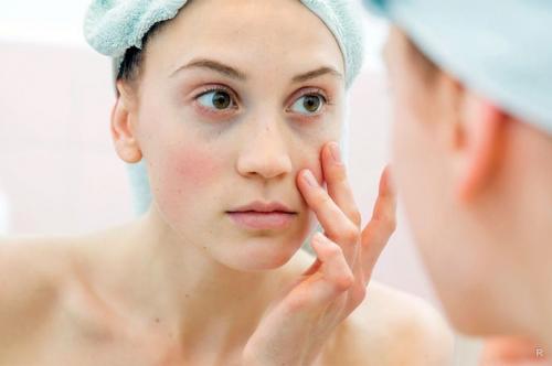 Как убрать мешки под глазами в 55 лет. Народная медицина: почему с возрастом появляются мешки под глазами, как от них избавиться