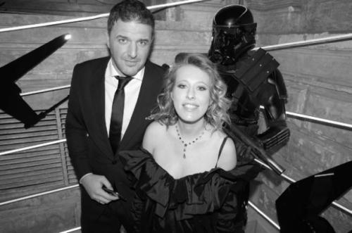 Лена Миро роналду. Лена Миро жестко унизила Ксению Собчак: Жирный пингвин робко прячет тело жирное под шляпой!