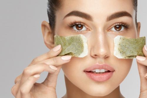 Как убрать мешки под глазами в 55 лет. Народная медицина: почему с возрастом появляются мешки под глазами, как от них избавиться